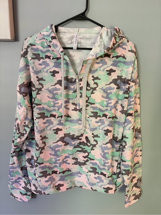 Sweaters - Fabletics Camo Print Athletic Camo Print Athletic Hoodie Sweatshirt Medium